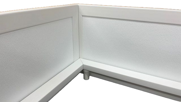 Illustration of Whelping Dens With Divider