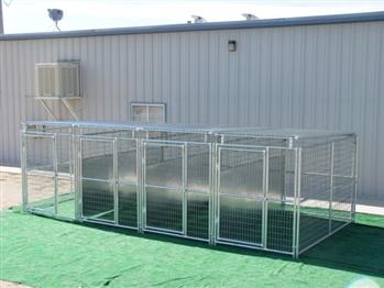 Rhino 4-Run Dog with Roof Shelters & Fight Guard Divider 5'x10'